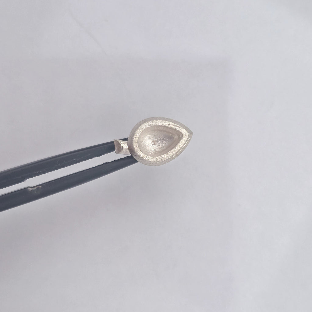 Pear Shape Pebble Setting 6x4mm