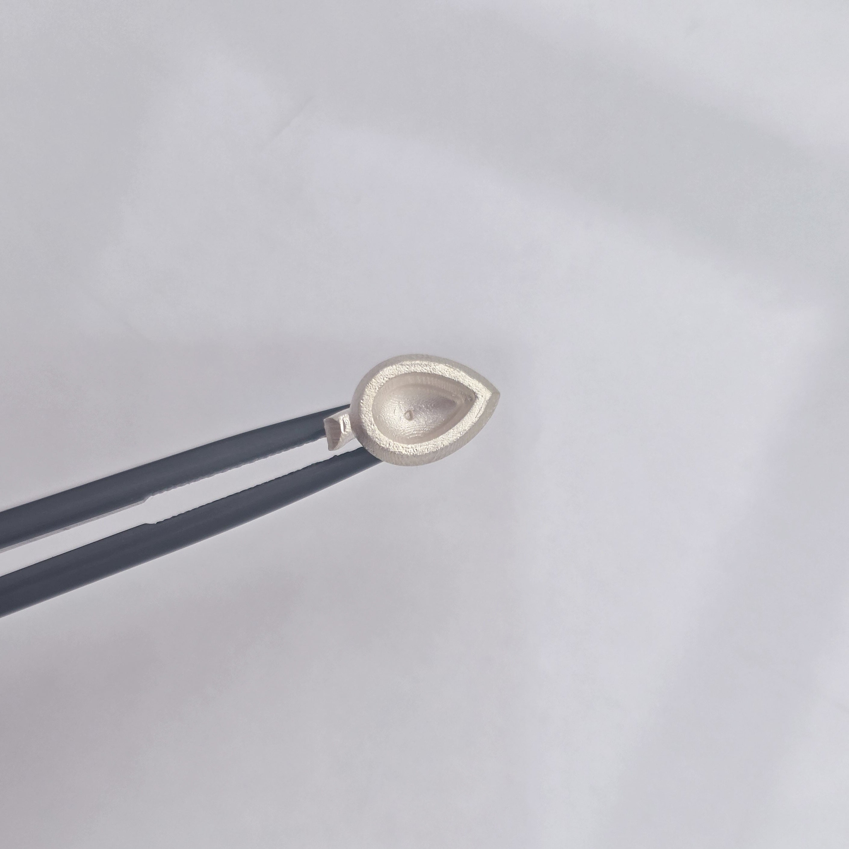 Pear Shape Pebble Setting 6x4mm