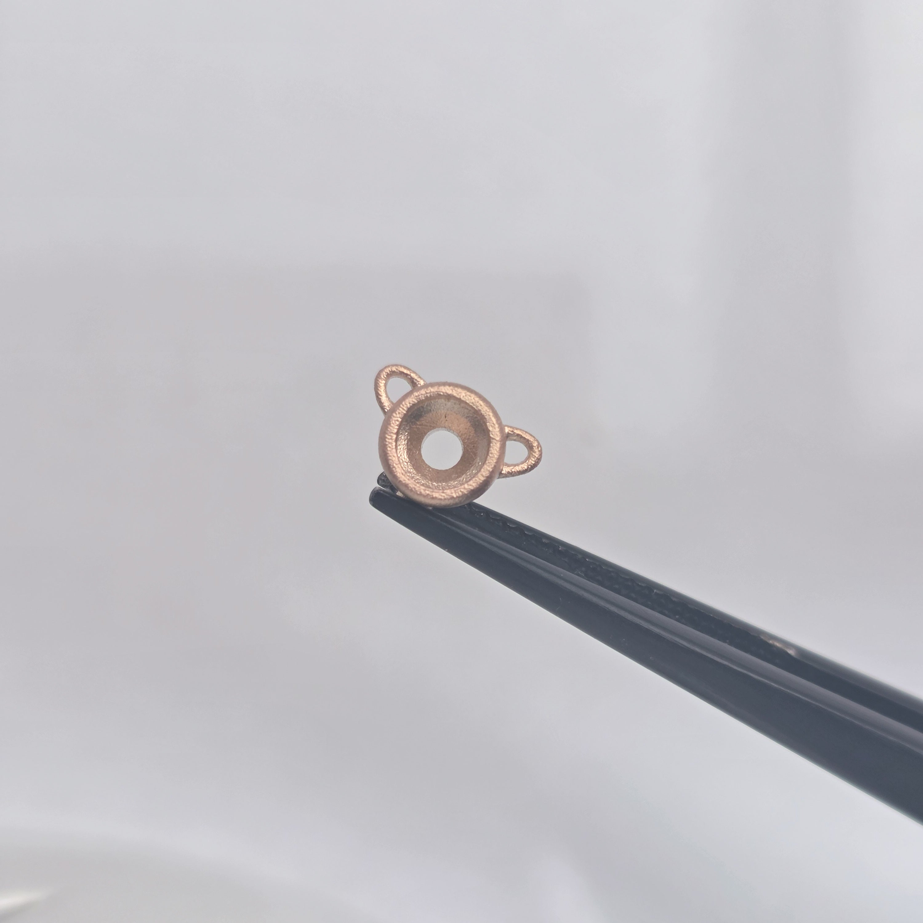 Solitaire Bezel Pendant 4mm